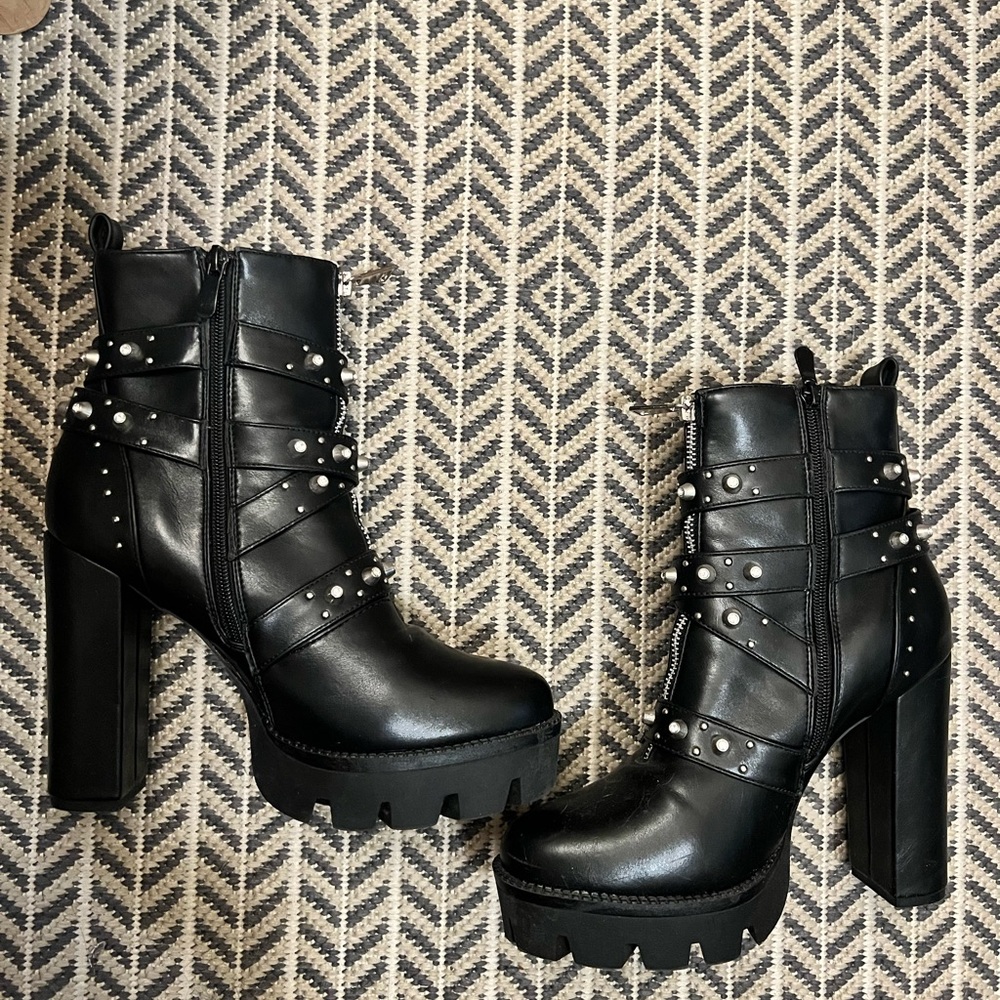 Black Boots